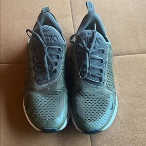 Nike Air Max 270 Men's Sneakers - Dark Green